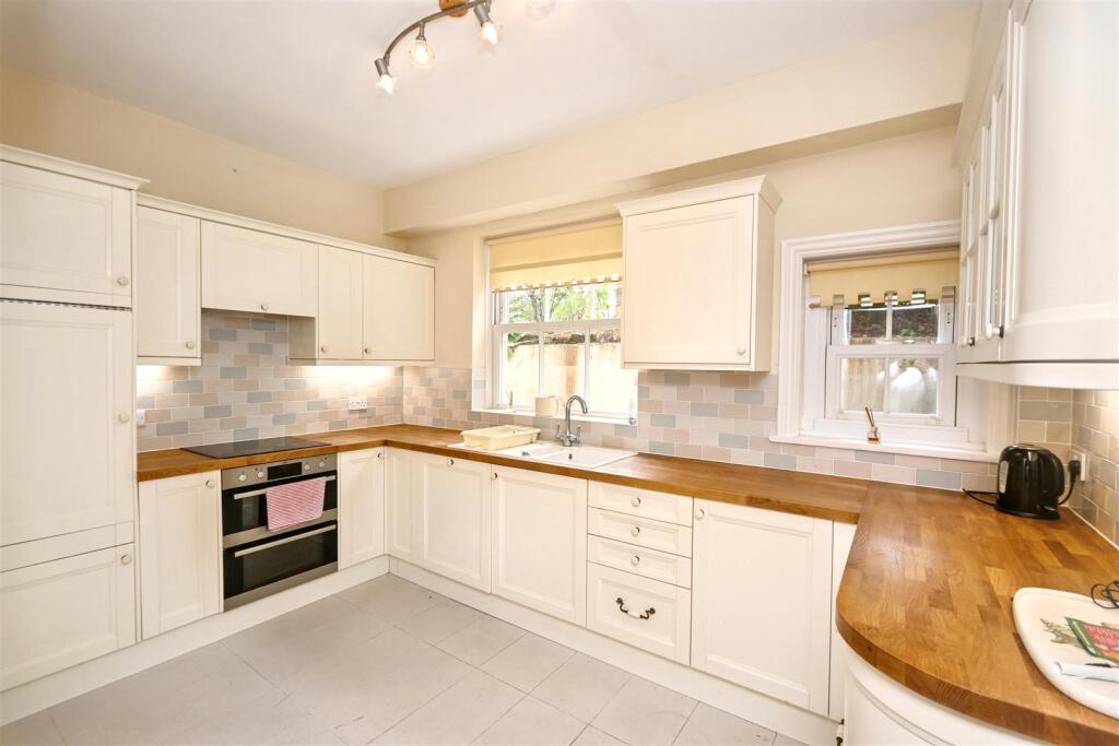 Apartment in Brighton - View 4