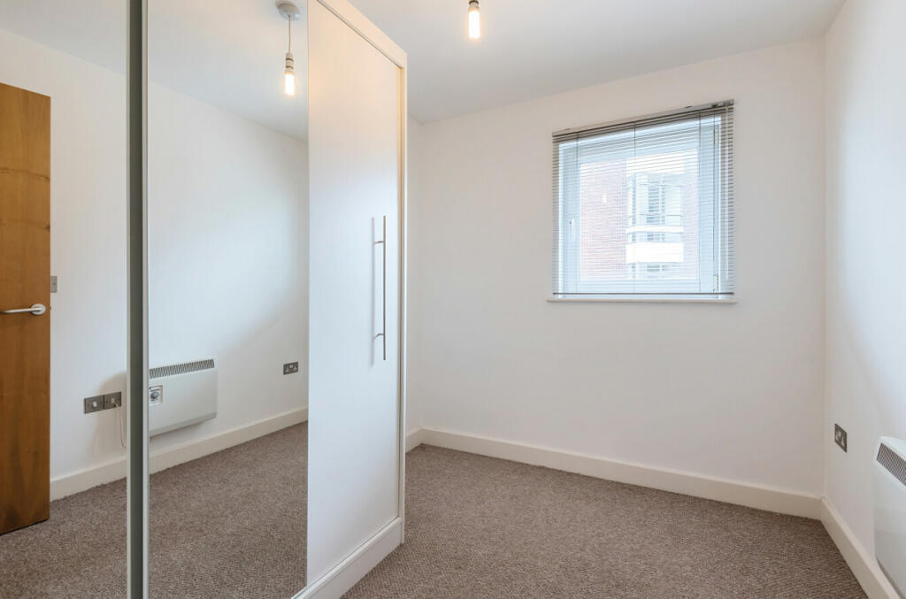 Apartment in Hull, Kingston upon Hull - More