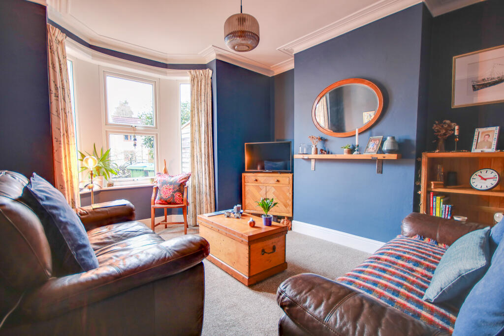 St Denys! Off Road Parking! Three Double Bedrooms! photo 2