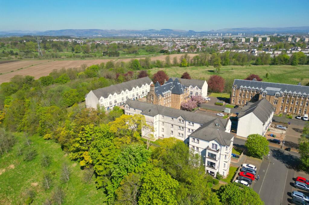 Main image of property: Parklands Oval, Flat 2/2, G53