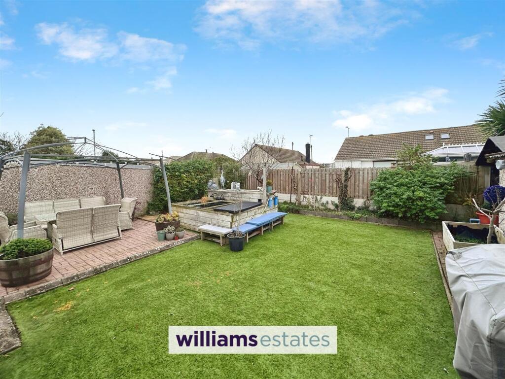 Ffordd Penrhwylfa, Prestatyn, LL19 photo 2