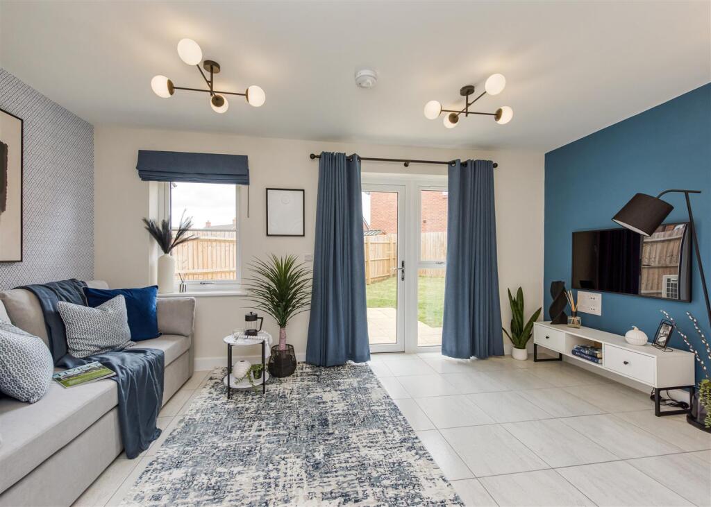 28 Cobham Close, Wrottesley Village, Wolverhampton, WV6 7JB photo 2