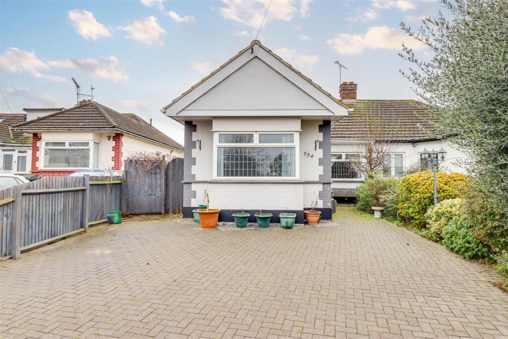 Main image of property: * CAN CONVERT TO THREE BED * Prince Avenue, Westcliff-On-Sea