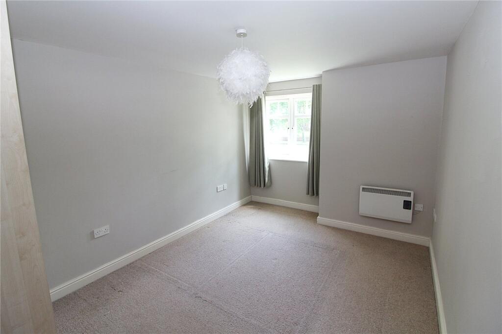 Brackenhurst Place, Moortown, Leeds, West Yorkshire, LS17 photo 4