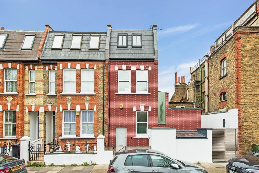 2 bedroom end of terrace house for rent