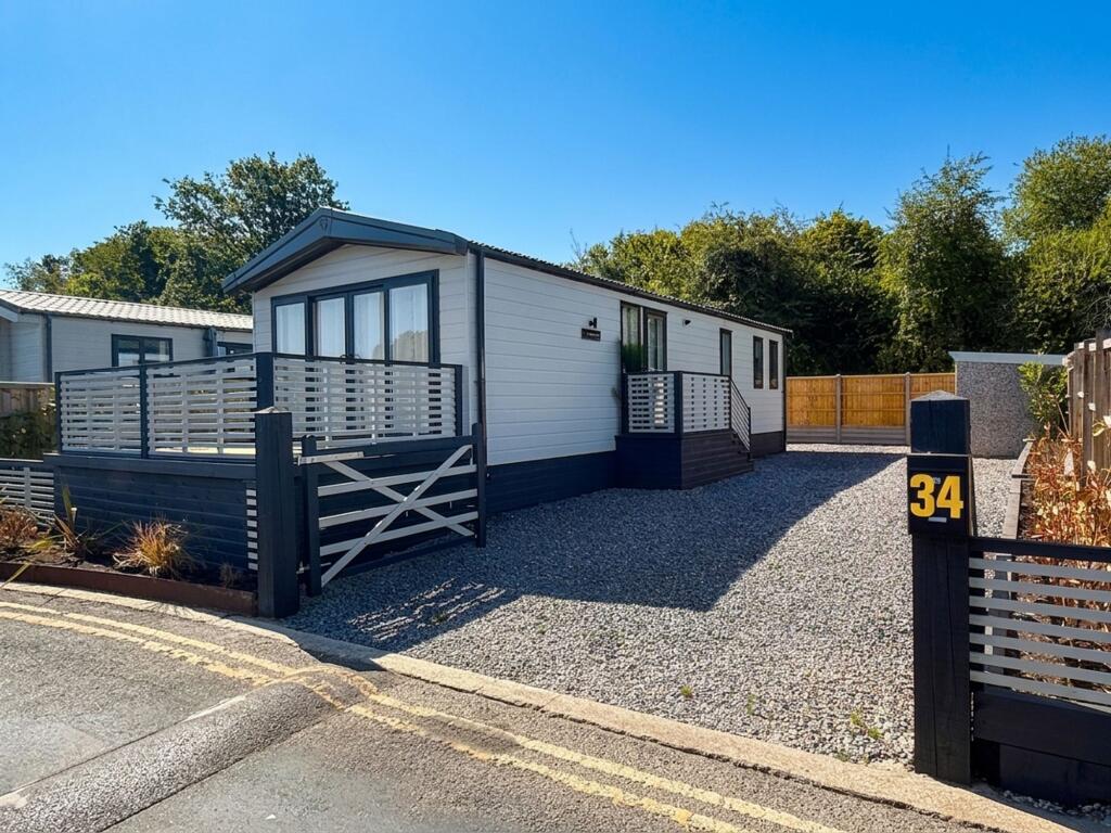 Main image of property: Roxburgh Drive, Didcot, OX11