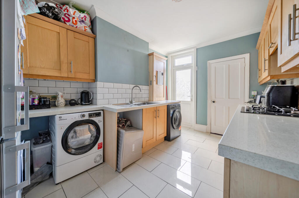 Apartment in Portsmouth - View 3