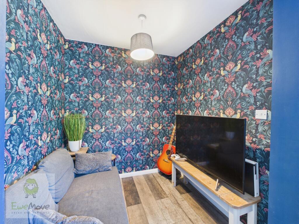 House in Hoo St Werburgh, Medway - More