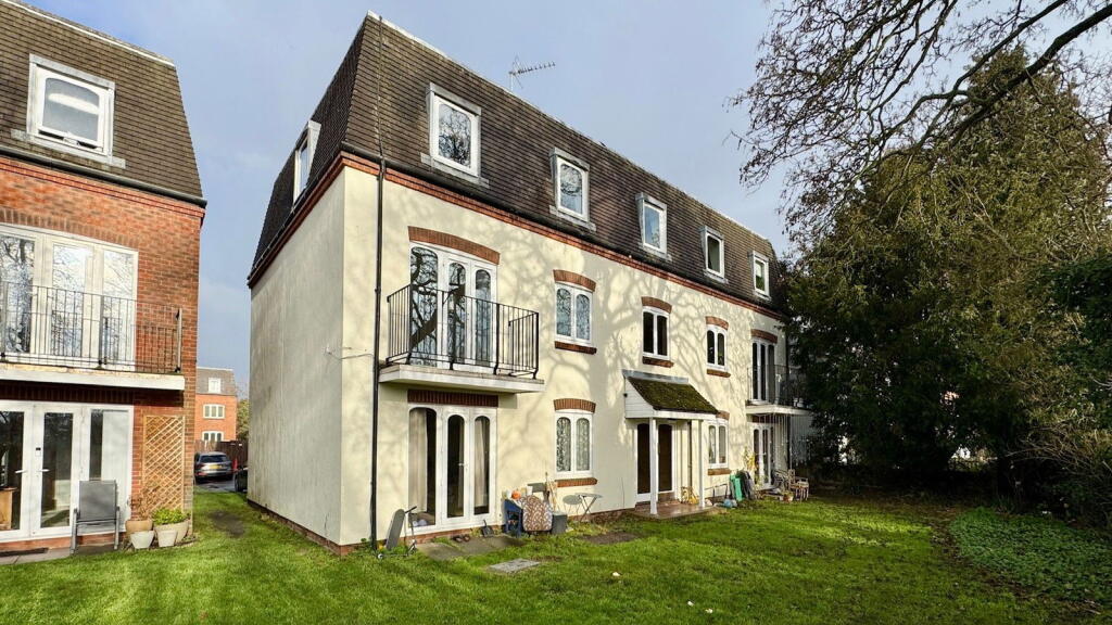 Main image of property: Chestnut Court, Victoria Gardens, Newbury, RG14 1EY