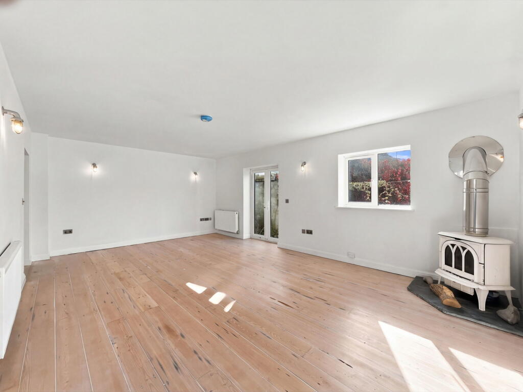 House in Cardiff, Tongwynlais - View 2