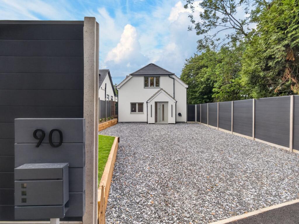 Main image of property: Bucknalls Lane, Watford, WD25