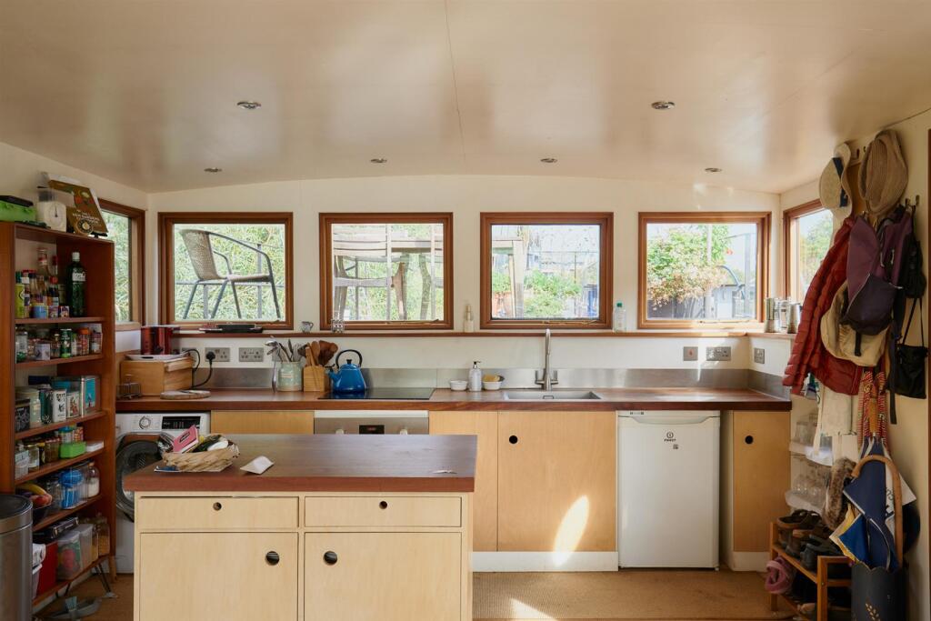 House in Twickenham - View 5