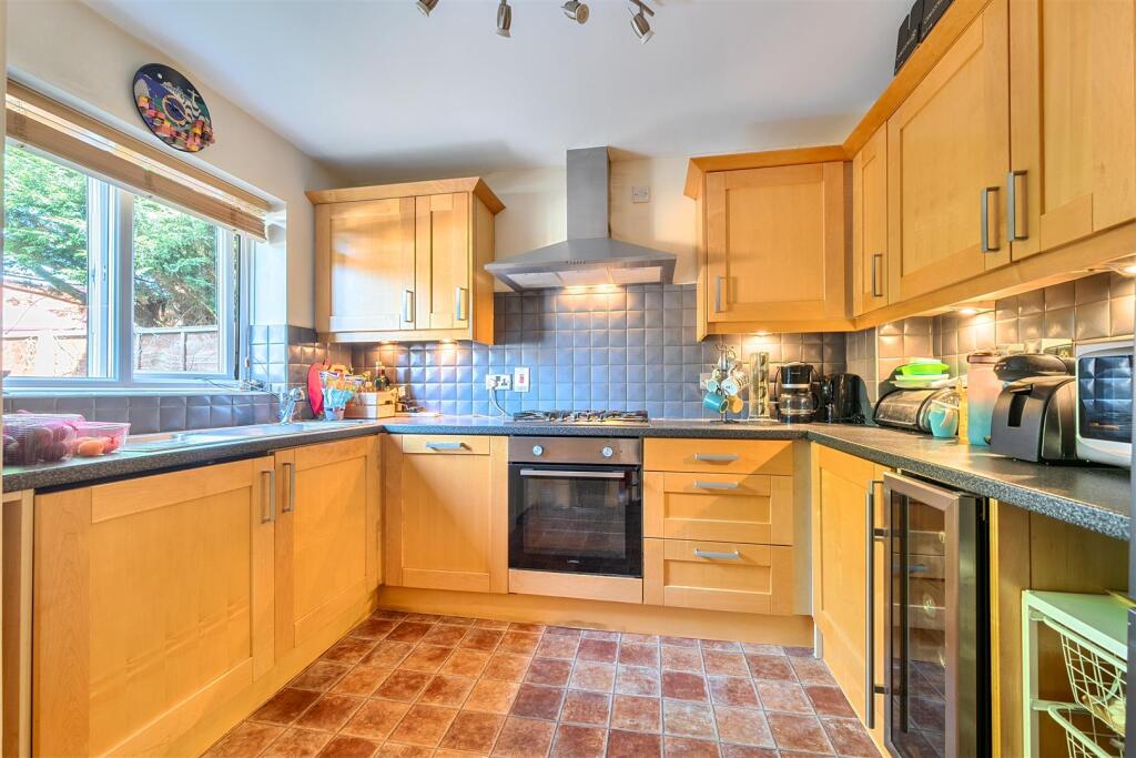 House in Maidenhead, North Town - More