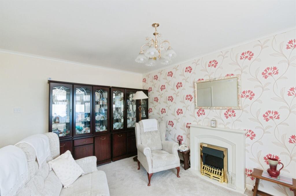 Nuthatch Road, Eastbourne photo 4