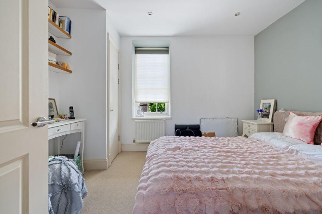House in Chichester, Easebourne - More