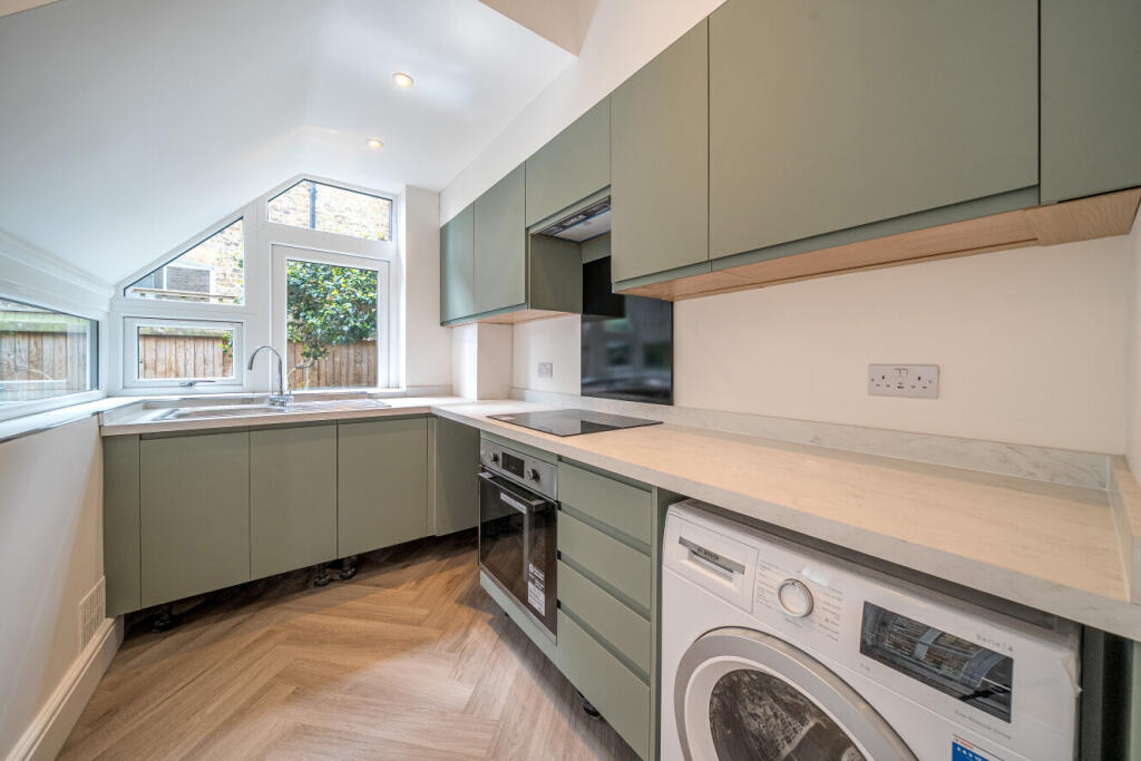 Main image of property: Oakmead Road, London, SW12