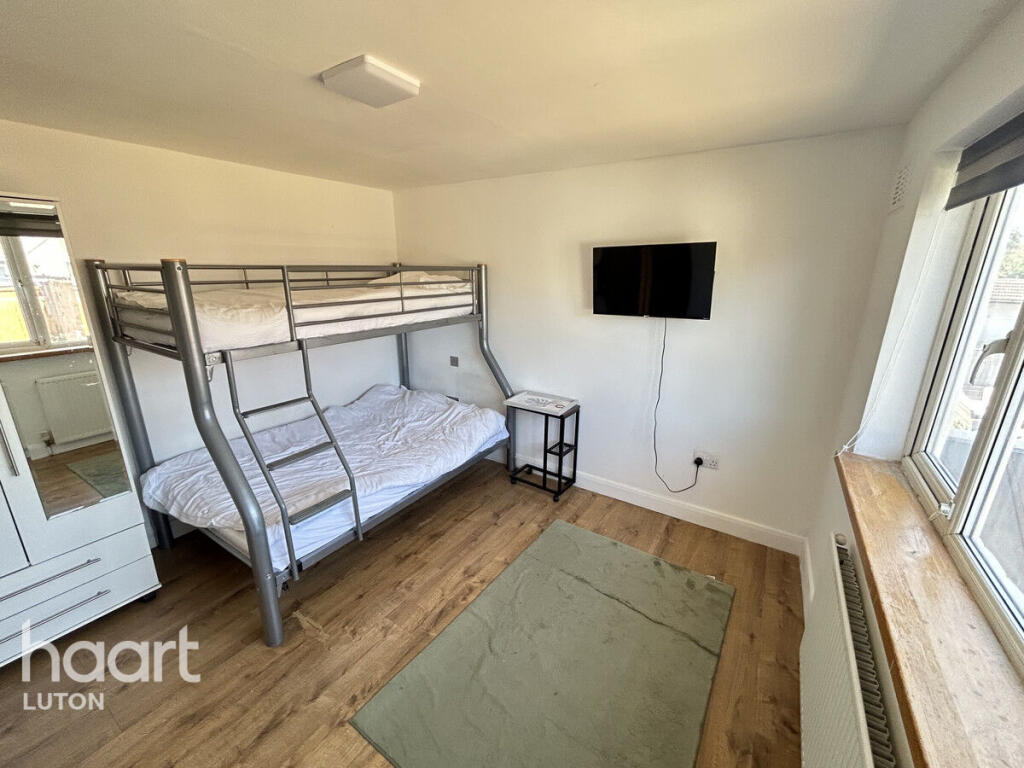 House in LUTON, Sundon Park - More