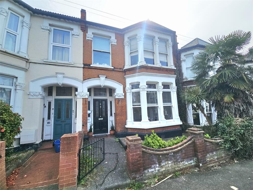 Main image of property: Westcliff Avenue, Westcliff on sea, Westcliff on sea, 