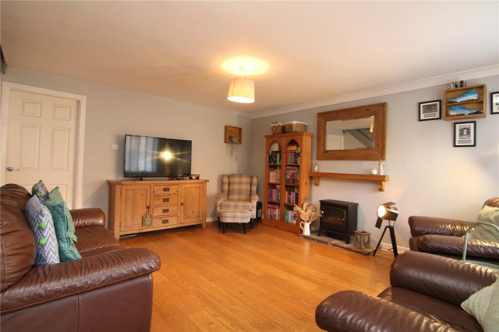 Sycamore Grove, Eastburn, BD20 photo 4