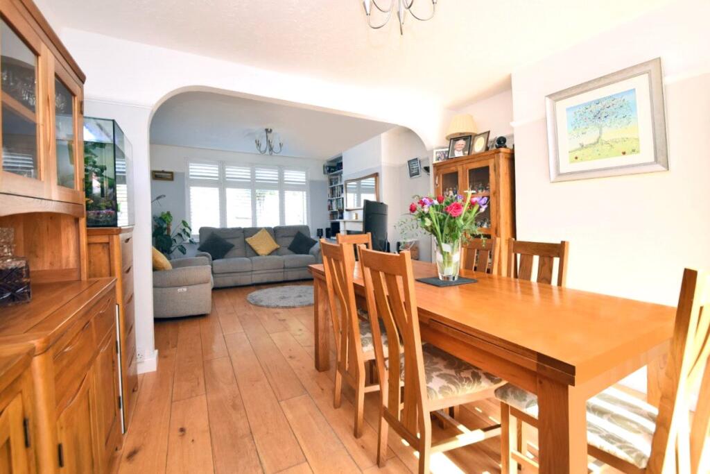 House in Sutton - View 4