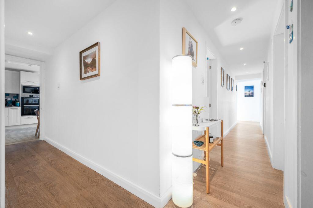 Apartment in Kirkcaldy, Fife - View 2