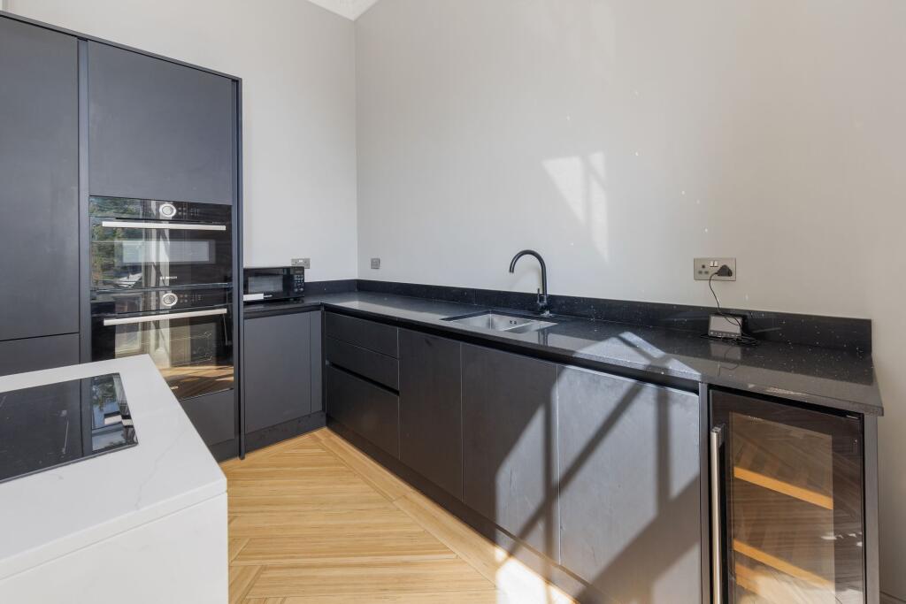 Apartment in Coventry - More