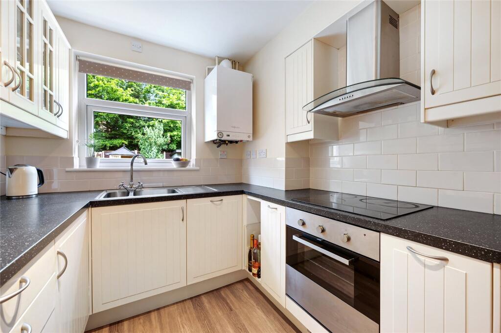 Turves Road, Cheadle Hulme, Stockport, Greater Manchester, SK8 photo 4