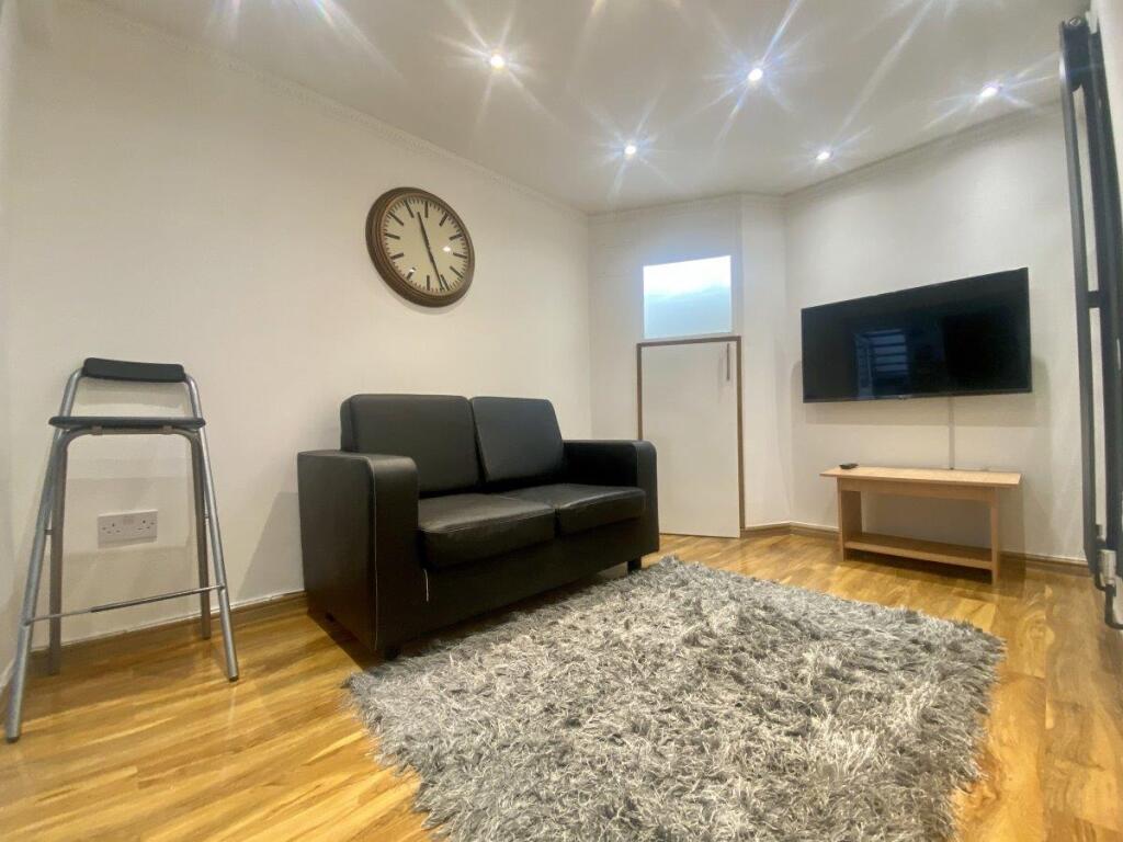 Main image of property: 296b ( Basement flat ) St Pauls Road, Islington