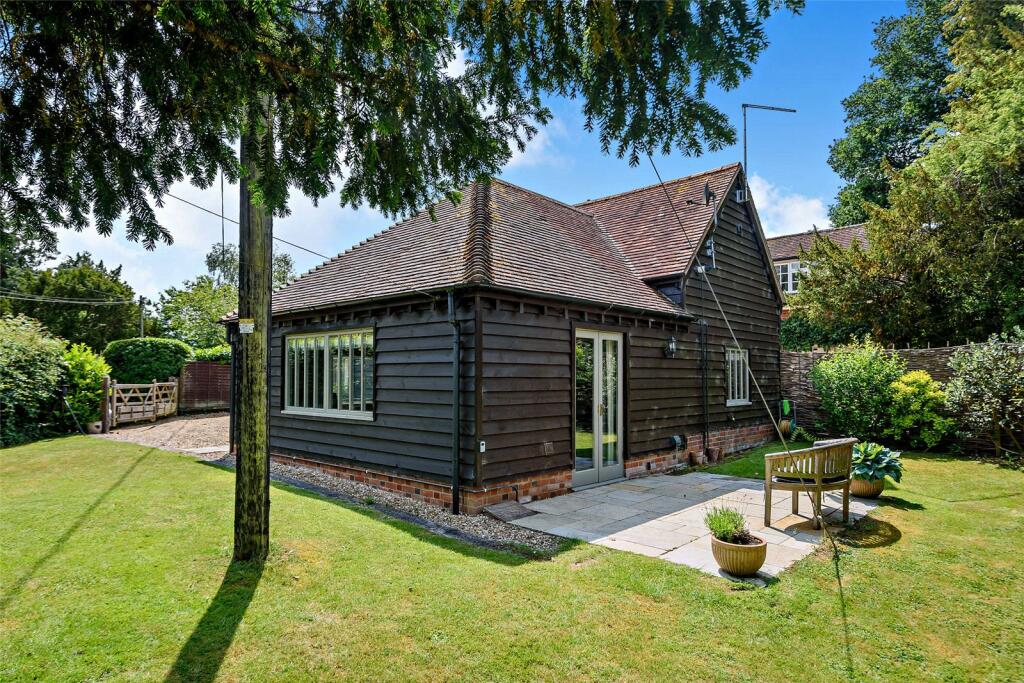House in Basingstoke and Deane, Monk Sherborne - View 4