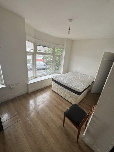 Main image of property: Dunstable Road, Luton