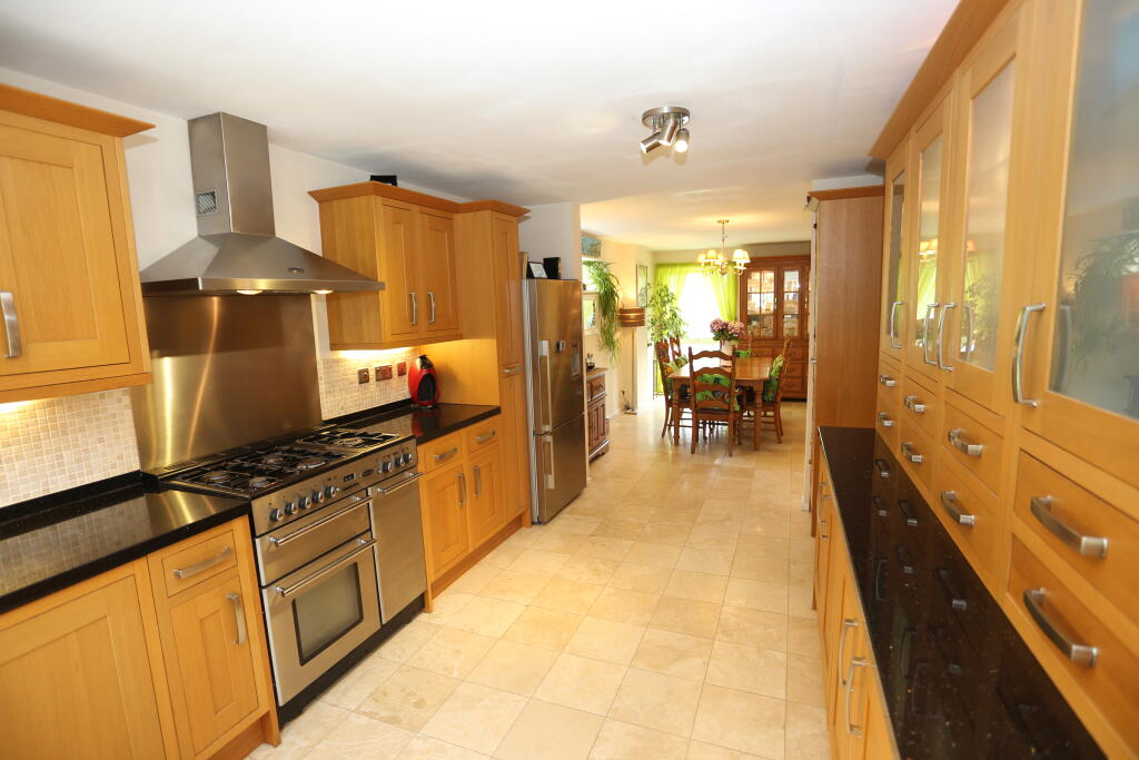 Denmark Avenue, Woodley, photo 4