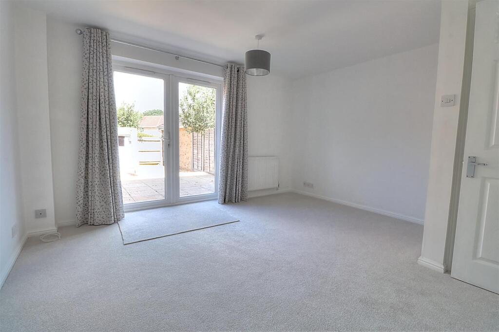 House in Eastleigh, Knightwood Park, Chandler's Ford - View 2