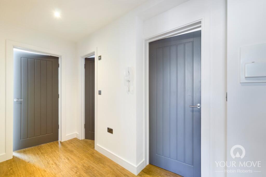 Apartment in Northampton - More