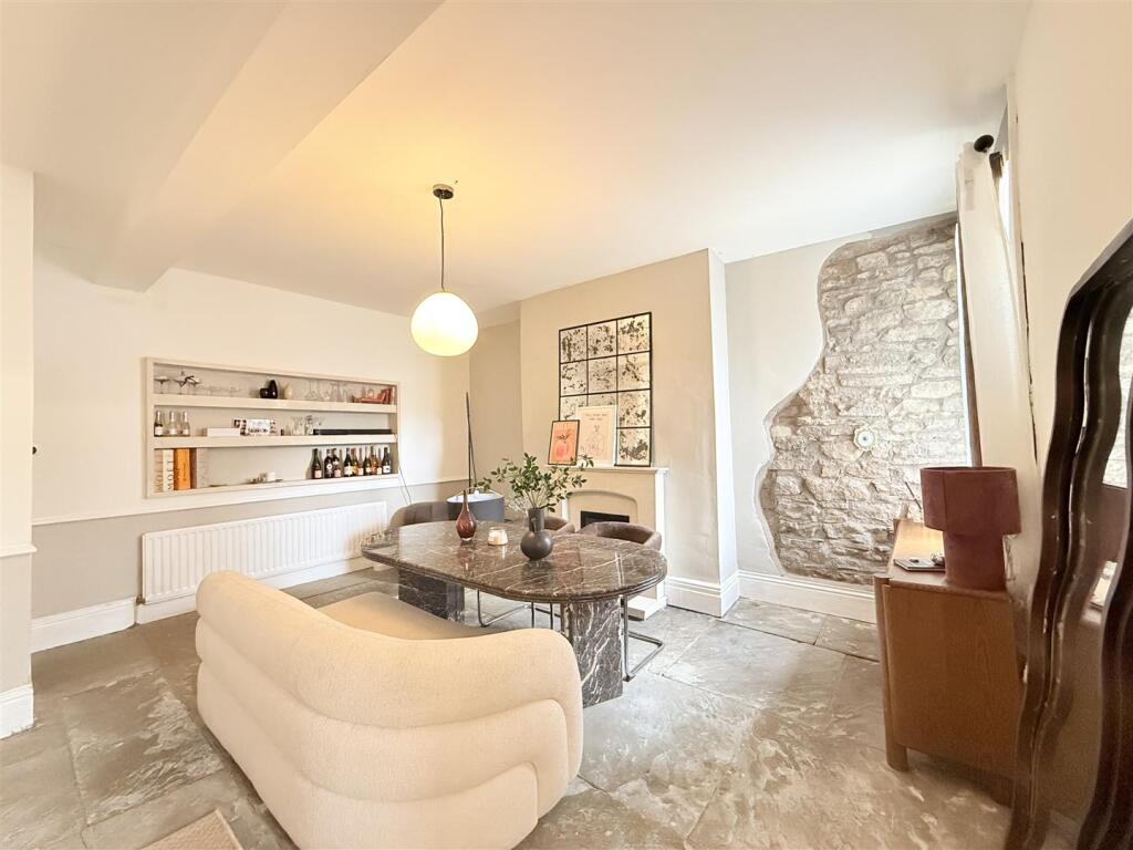 House in Oldham, Hey, Lees - View 3