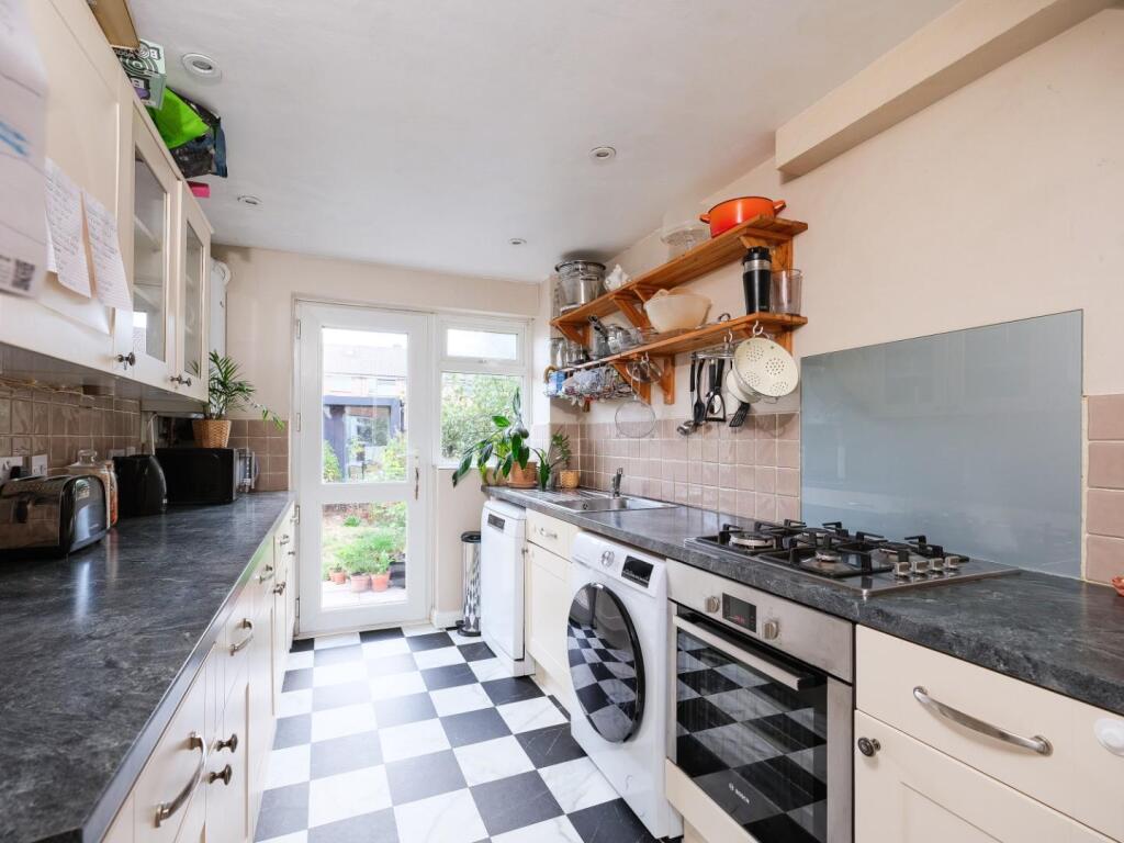 Weedon Close, St Werburghs photo 5