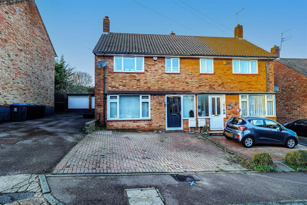 4-bed semi-detached on Peartree Road, Hemel Hempstead, HP1, £600,000