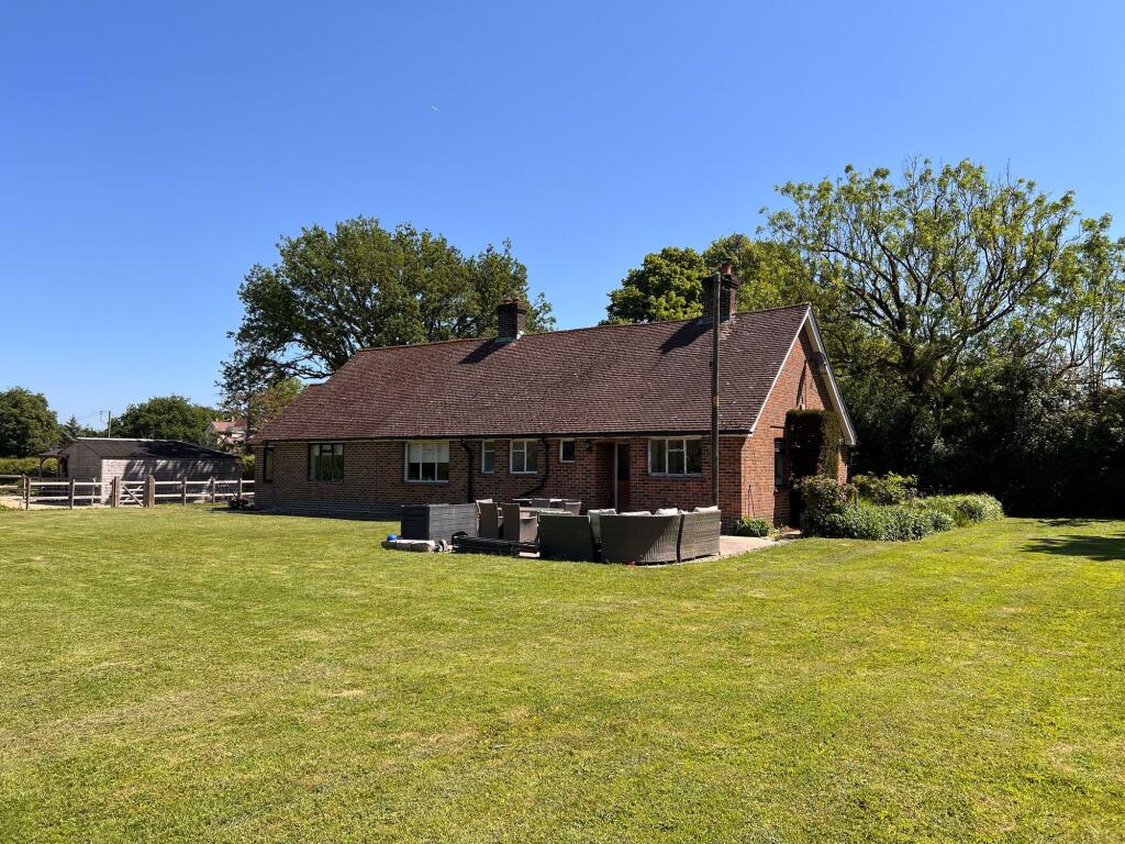 House in Redhill - View 4