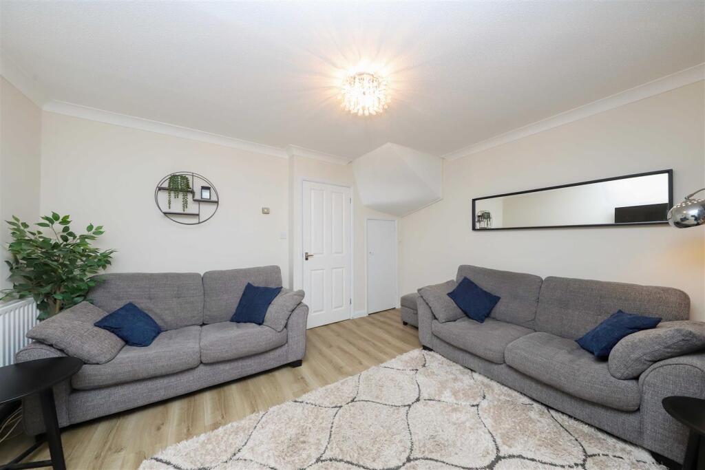 Fairlight Drive, Uxbridge photo 3