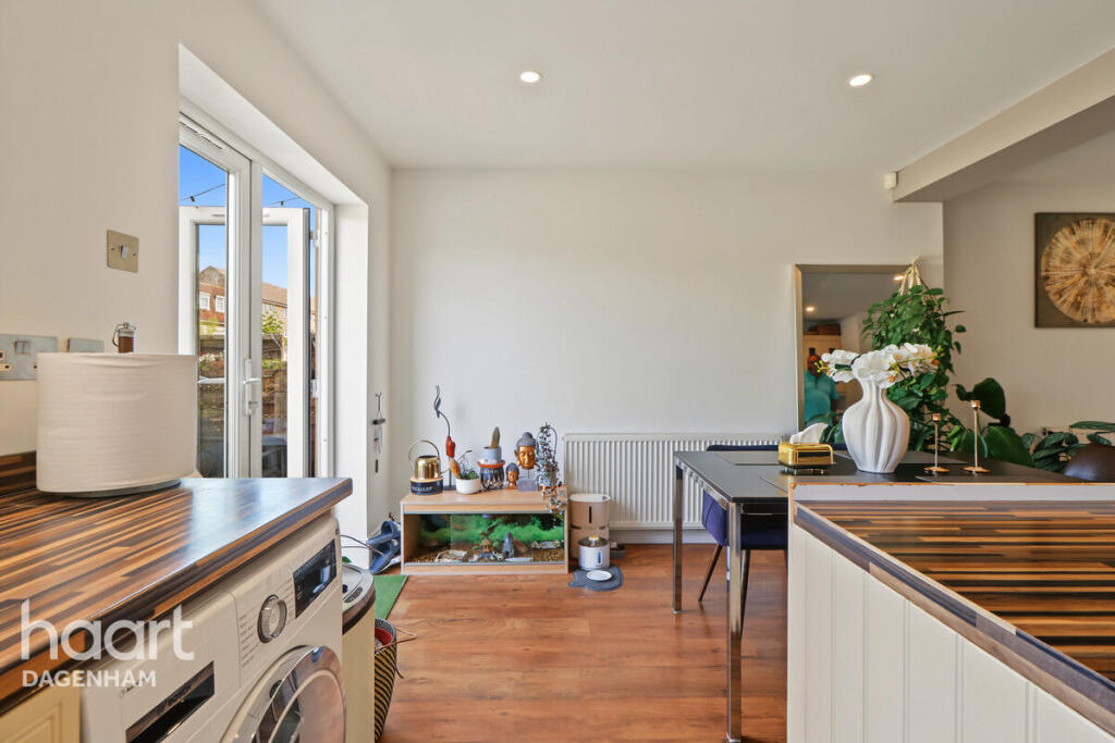 House in Romford - View 5