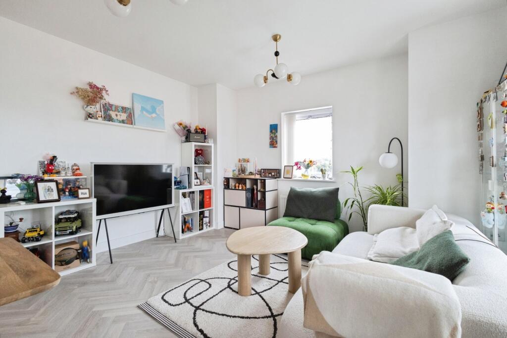 Apartment in Tameside, Greater Manchester - View 3