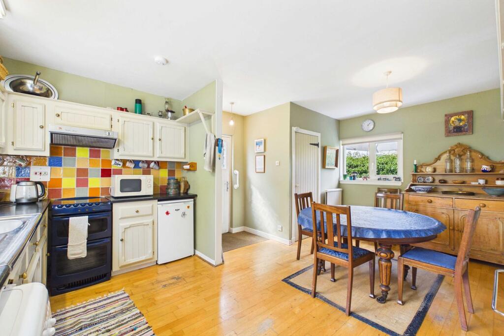 House in Kirkcaldy - More