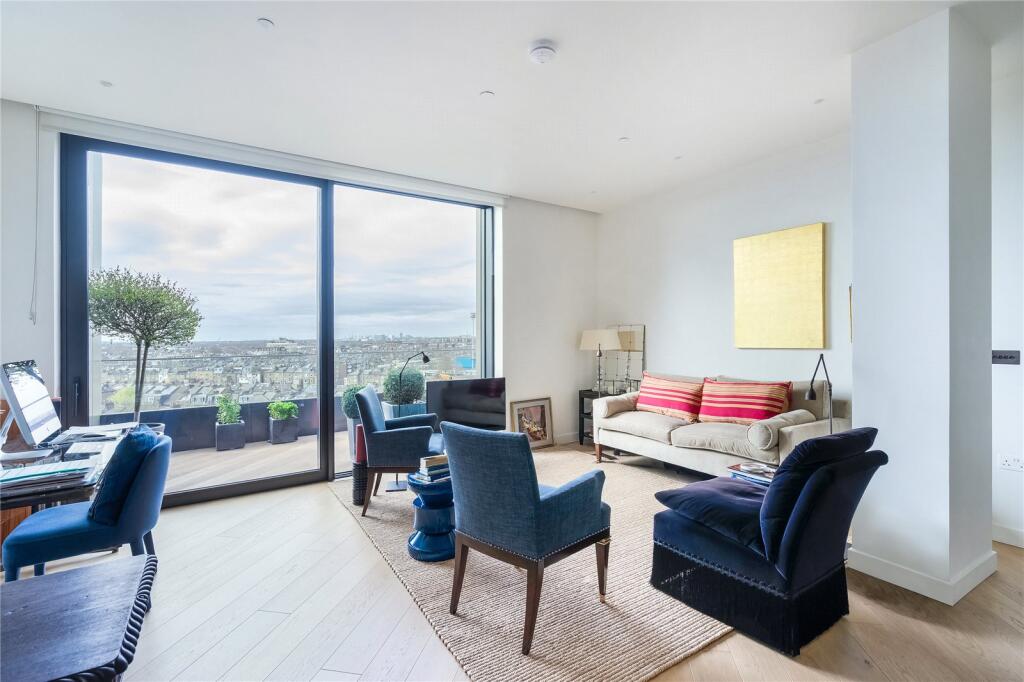 Main image of property: Wood Crescent, London