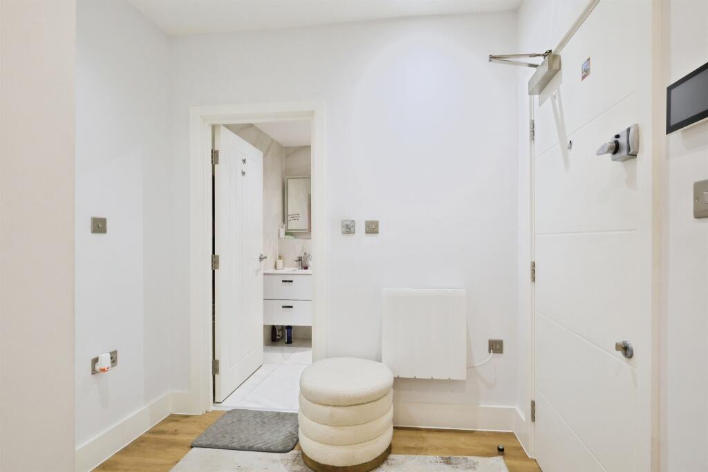 Apartment in Salisbury - View 4
