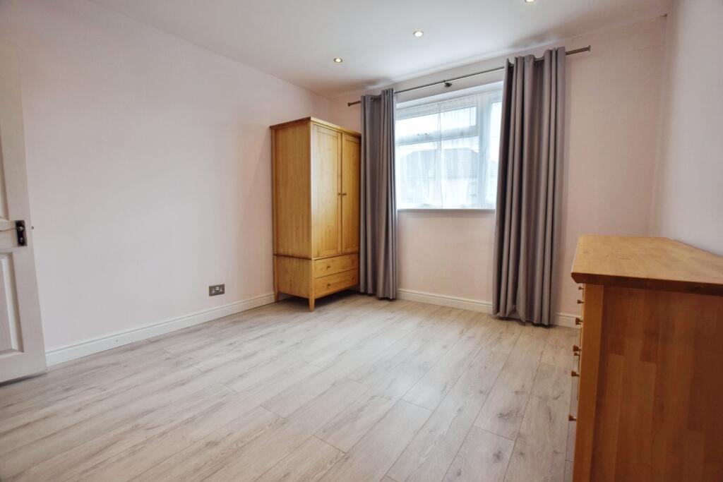 Apartment in London - View 3