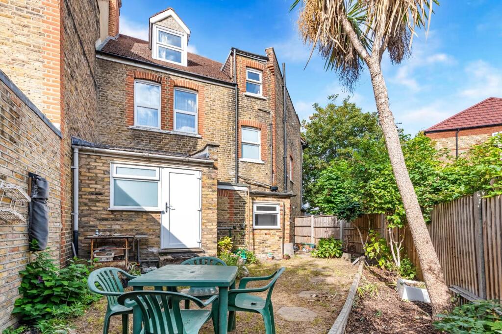 House in London - View 3