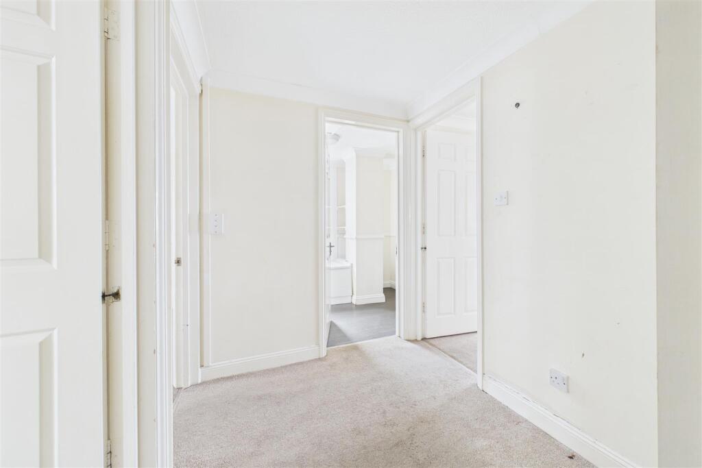 Apartment in Weston-super-Mare, North Somerset - More