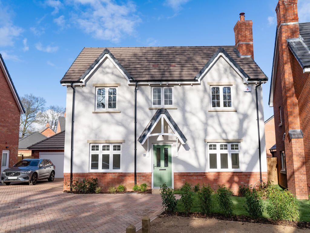 Main image of property: Kenilworth Gate, Leamington Road, Kenilworth, 
CV8 2AA