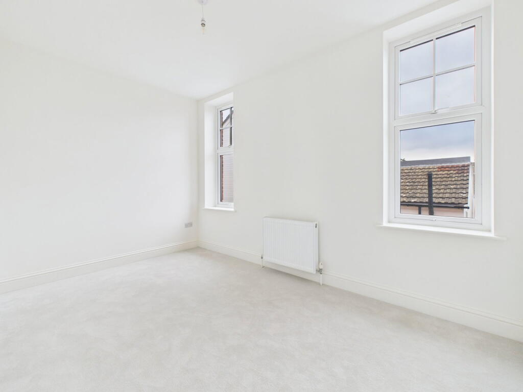 Apartment in Worthing, West Sussex - More