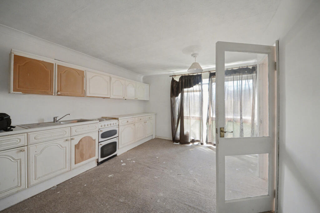 Additional image 3 of 25 Northcotts, Hatfield, Hertfordshire, AL9 5ES