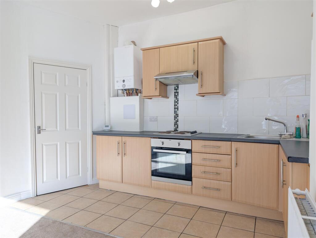 House in Huddersfield - View 5